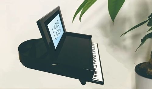 Latest company Solutions about Piano-Shaped Video Display for Luxury Retail