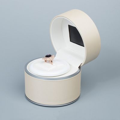 Guter Preis Tragbare LCD-Ringbox, bequem und stilvoll für Hochzeiten, 2,4-Zoll-TFT-Bildschirm Online